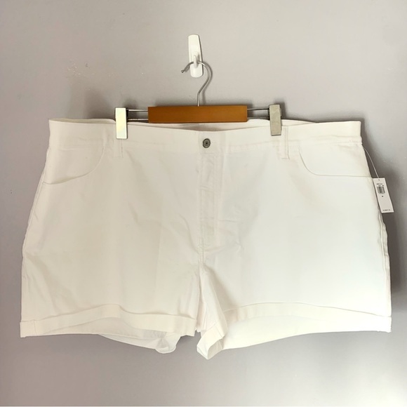 White Old Navy Mid-Rise Wow White Jean Shorts Size 24 NWT - Picture 1 of 12